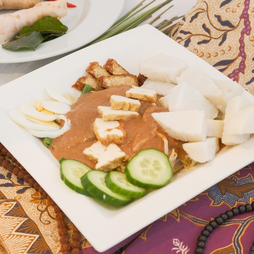 Gado-gado lontong